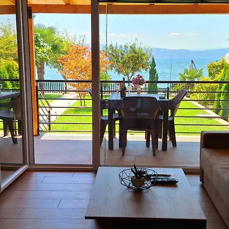 House Paradise Apartment *