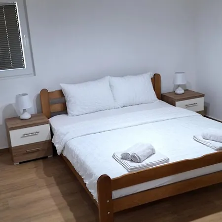 Apartment House Paradise *